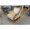 Image 2 : WOOD FRAMED OVERSIZED CHAIR