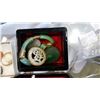 Image 2 : EASTERN LACQUER BOX WITH JADE JEWELLERY AND BOX STONE CARVED JEWELLERY