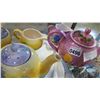 Image 3 : SHELF LOT TEAPOTS CREAM AND SUGAR