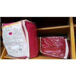 3 VARIOUS QUEEN SHEET SETS