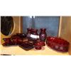 Image 1 : TRAY OF RED VASES AND SERVING PIECES