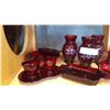 Image 2 : TRAY OF RED VASES AND SERVING PIECES