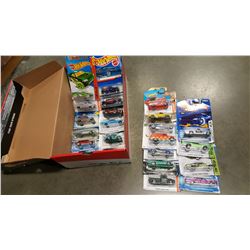 LOT OF COLLECTIBLE HOT WHEELS VEHICLES