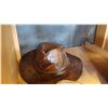 Image 2 : 2 LEATHER HATS