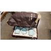Image 1 : EASTON CULTURAL HERITAGE SET IN WOOD CASE W/ BAG