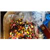 Image 2 : LARGE BOX OF BEADS