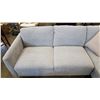 Image 2 : NEW MODERN GREY FABRIC 2 PIECE SECTIONAL SOFA RETAIL $1899