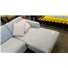 Image 3 : NEW MODERN GREY FABRIC 2 PIECE SECTIONAL SOFA RETAIL $1899