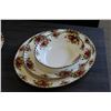 Image 2 : LOT OF ROYAL ALBERT OLD COUNTRY ROSES SERVING PIECES