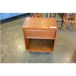 MAHOGANY ENDTABLE