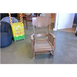 ANTIQUE OAK ROCKING CHAIR