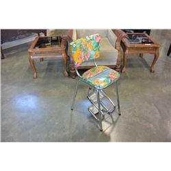 VINTAGE STEP STOOL CHAIR