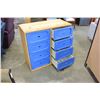 Image 3 : 8 DRAWER MAPLE AND BLUE DRESSER