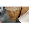 Image 2 : WICKER LAUNDRY BASKET AND TABLE LAMP