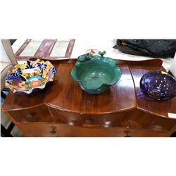 THREE DECORATIVE BOWLS