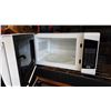 Image 2 : DANBY MICROWAVE