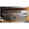 Image 1 : VINTAGE JVC BOOMBOX RC-656C