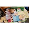 Image 2 : TOTE OF CABBAGE PATCH DOLLS AND ACCESSORIES