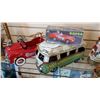 Image 1 : 3 METAL CARS