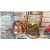 Image 3 : COPPER KETTLE AND OIL LAMP