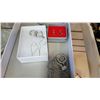 Image 3 : MUSICAL VINTAGE DRESSER BOX AND 3PC PERFUME SET