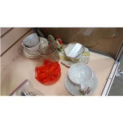 LOT OF COLLECTABLES CHINA AMBER PIECE AND PRESSED GLASS