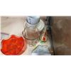 Image 2 : LOT OF COLLECTABLES CHINA AMBER PIECE AND PRESSED GLASS