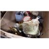 Image 3 : BOX OF SALT AND PEPPERS, AND COLLECTABLE CHINA