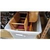 Image 1 : TOTE OF DISPLAY CASES