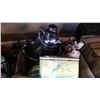 Image 4 : 2 BOXES OF OIL LANTERNS, CAKE DISH, AND FIGURES