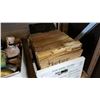 Image 1 : BOX OF ANTIQUE RECORDS