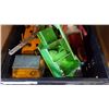 Image 3 : TRAY OF METAL TRUCKS AND TOYS