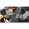 Image 1 : METAL PATIO TABLE AND 4 CHAIRS