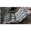 Image 3 : METAL PATIO TABLE AND 4 CHAIRS