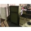Image 2 : 2 ANTIQUE FRIDGES & STOVE