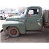 Image 2 : International Truck 1 Ton Gas, Box And Hoist, Split Back Window, 6 Cylinder