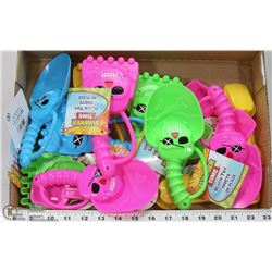 FLAT OF NEW KIDS SANDBOX SHOVELS