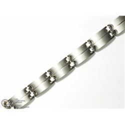 31) TITANIUM STAPLE LINK BRACELET