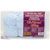 Image 1 : 1LB BAG OF 100% ACRYLIC YARN LIGHT BLUE