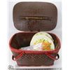 Image 1 : ESTATE VINTAGE RED & BROWN PICNIC BASKET