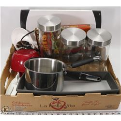 FLAT OF ASSORTED ESTATE KITCHEN GOODS.