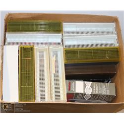 BOX WITH 10 ROUND SLIDE HOLDERS AND 9 STRAIGHT