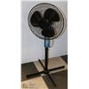 Image 1 : BLACK FLOOR FAN