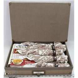 DECORATIVE BOX WITH COOKBOOKS AND CLOTH NAPKINS