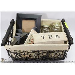 FLAT OF ASSORTED HOUSEHOLD DECO INCL METAL LETTER