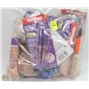 Image 1 : LARGE BAG OF DRUG STORE CLOSURE MAKE UP