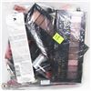 Image 1 : LARGE BAG OF DRUG STORE CLOSURE MAKE UP