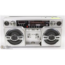 INNOVATIVE TECHNOLOGY IPOD DOCKING GHETTO BLASTER