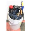 Image 1 : BUCKET WITH ASSORTED TOOLS