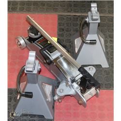 4000LB ALUMINUM JACK & 2 STANDS